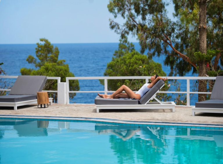 Akra Morea Hotel & Residences - Μονεμβασιά ✦ -30% ✦ 2 Ημέρες (1 Διανυκτέρευση) ✦ 2 άτομα + 1 παιδί έως 2 ετών ✦ 18 ✦ έως 30/09/2026 ✦ Επιλέξτε 3 διανυκτερεύσεις και πληρώστε μόνο τις 2!ΔΩΡΕΑΝ Αναβάθμιση Δωματίου!
