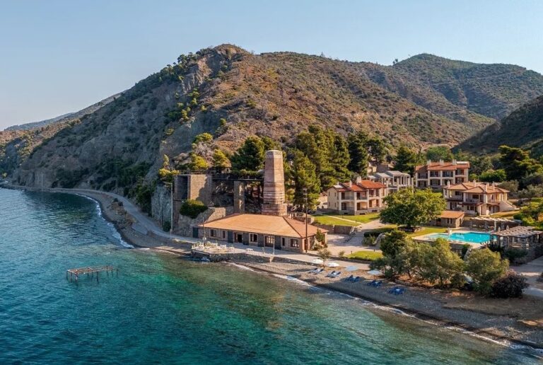 4* Kaminos Resort by Nin & Bau - Λίμνη