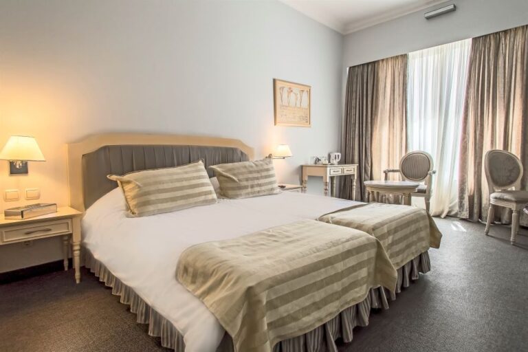 4* Airotel Stratos Vassilikos Hotel - Αθήνα ✦ 2 Ημέρες (1 Διανυκτέρευση) ✦ 2 άτομα + 1 παιδί έως 2 ετών ✦ 2 ✦ έως 30/04/2027 ✦ Κοντά στο κέντρο της πόλης!