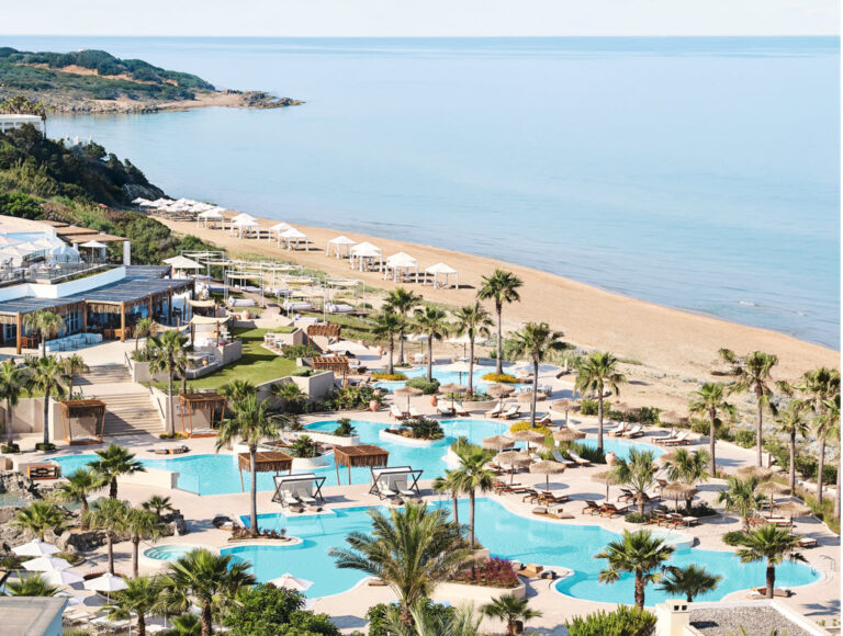 5* Grecotel La Riviera at Riviera Olympia & Aqua Park - Κυλλήνη ✦ 4 Ημέρες (3 Διανυκτερεύσεις) ✦ 2 άτομα + 1 παιδί έως και 11 ετών ✦ 22 ✦ έως 29/10/2026 ✦ Δωρεάν παιδικά γέυματα!
