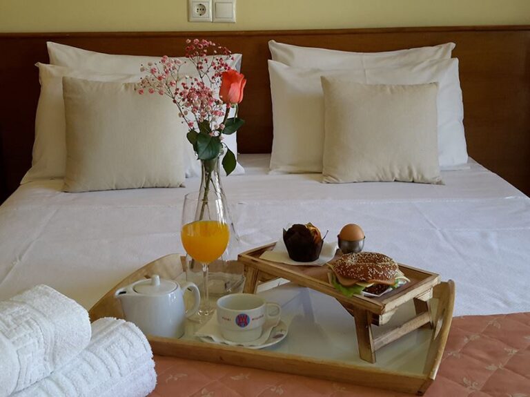 Cityzen Hotel - Λουτράκι ✦ -30% ✦ 2 Ημέρες (1 Διανυκτέρευση) ✦ 2 άτομα + 1 παιδί έως 1 έτους ✦ 2 ✦ έως 21/09/2026 ✦ Επιλέξτε 3 διανυκτερεύσεις και πληρώστε μόνο τις 2!Στο κέντρο της πόλης!