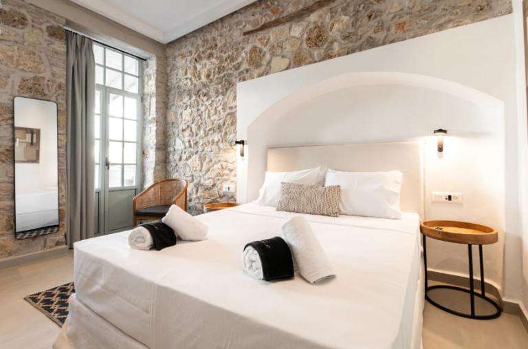Santa A Marina Boutique Stay - Πρέβεζα ✦ 3 Ημέρες (2 Διανυκτερεύσεις) ✦ 2 άτομα + 1 παιδί έως 1 έτους ✦ 1 ✦ έως 31/10/2027 ✦ Στην καρδιά της Πρέβεζας!