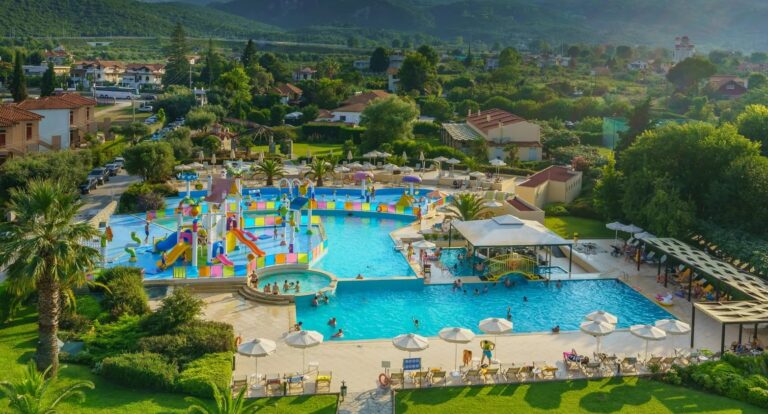 5* Cronwell Platamon Resort - Πλαταμώνας Πιερίας ✦ 4 Ημέρες (3 Διανυκτερεύσεις) ✦ 2 άτομα + 1 παιδί έως 1 έτους ✦ 12 ✦ 28/04/2027 έως 30/09/2027 ✦ Kids Club!Splash Park με Νεροτσουλήθρες!Μπροστά στην παραλία!